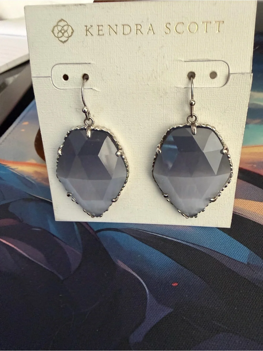🌻Kendra Scott Faceted Slate Gray Elle-Style Drop Earrings - Picture 4 of 6
